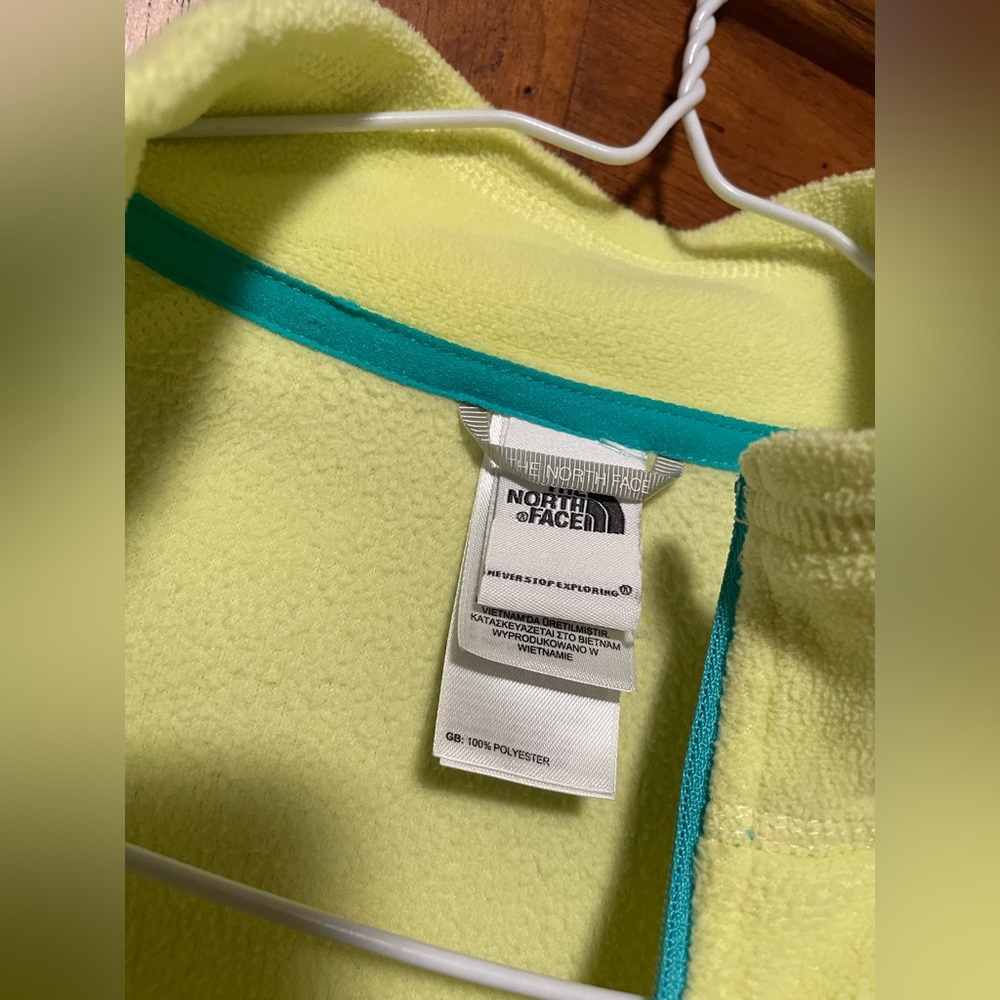 ***SOLD***The North Face 1/4 Zipper Women’s Fleece Size M - Picture 3 of 5